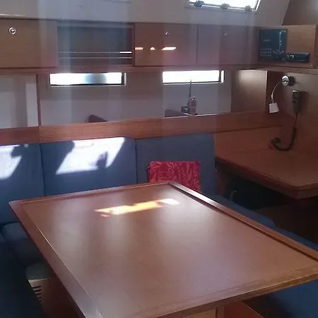 Botel Barco Tomeu Marina Del Sur Galletas